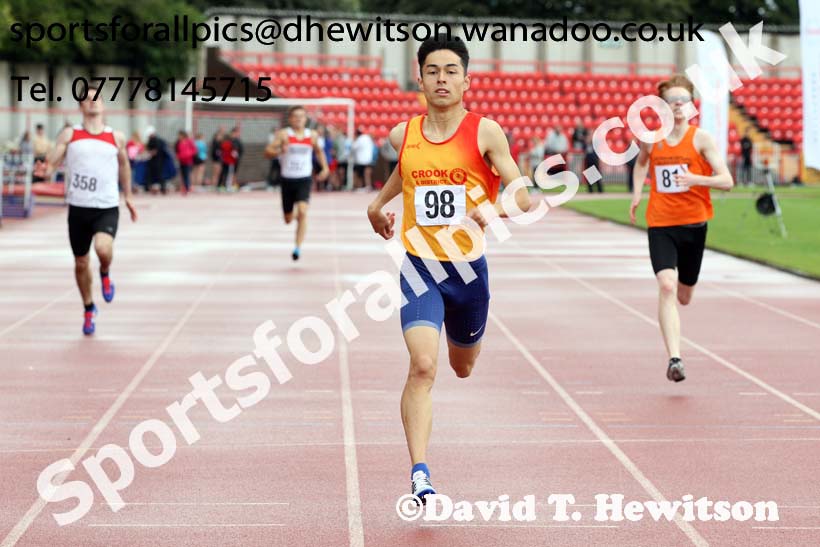 Junior mens 400 metres, Gateshead Tartan Games. Phot: David T. Hewitson/Sports for All Pics